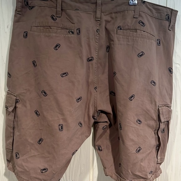 Men’s cargo utility shorts with soda/ Beer  cans size 40 regular - Picture 5 of 8